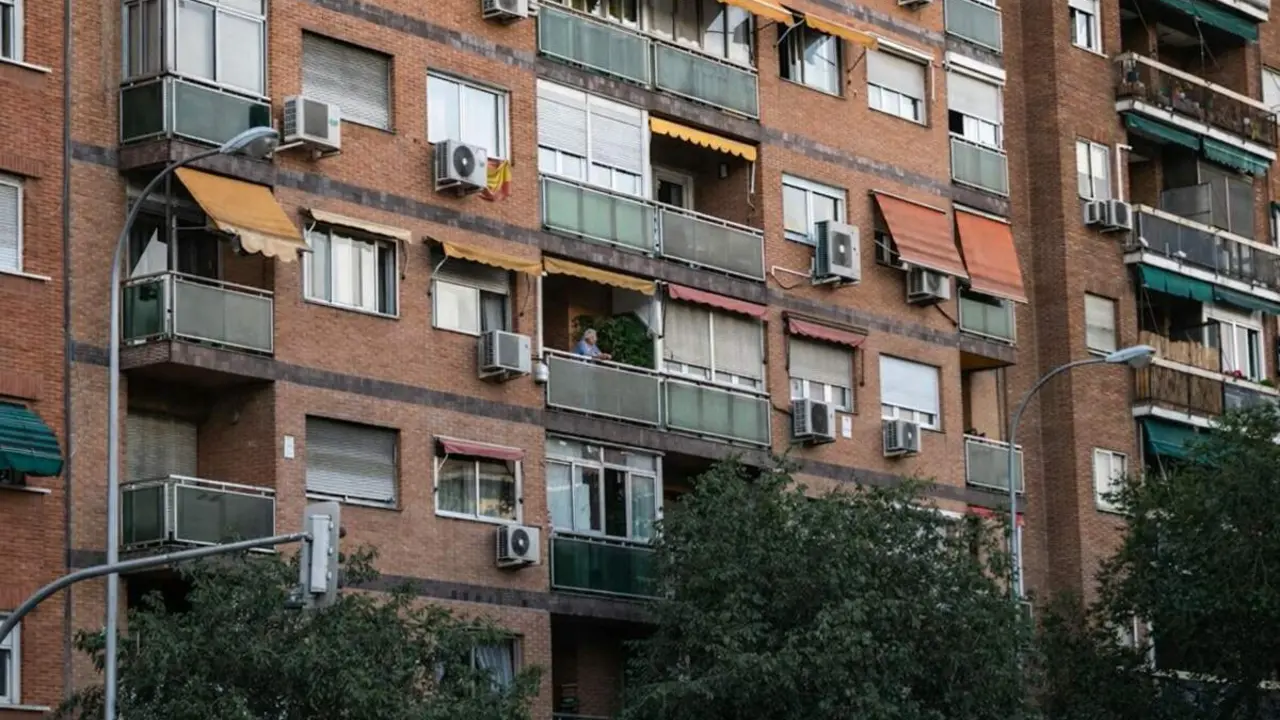 Edificio comunidad de vecinos viviendas ciudad Valladolid