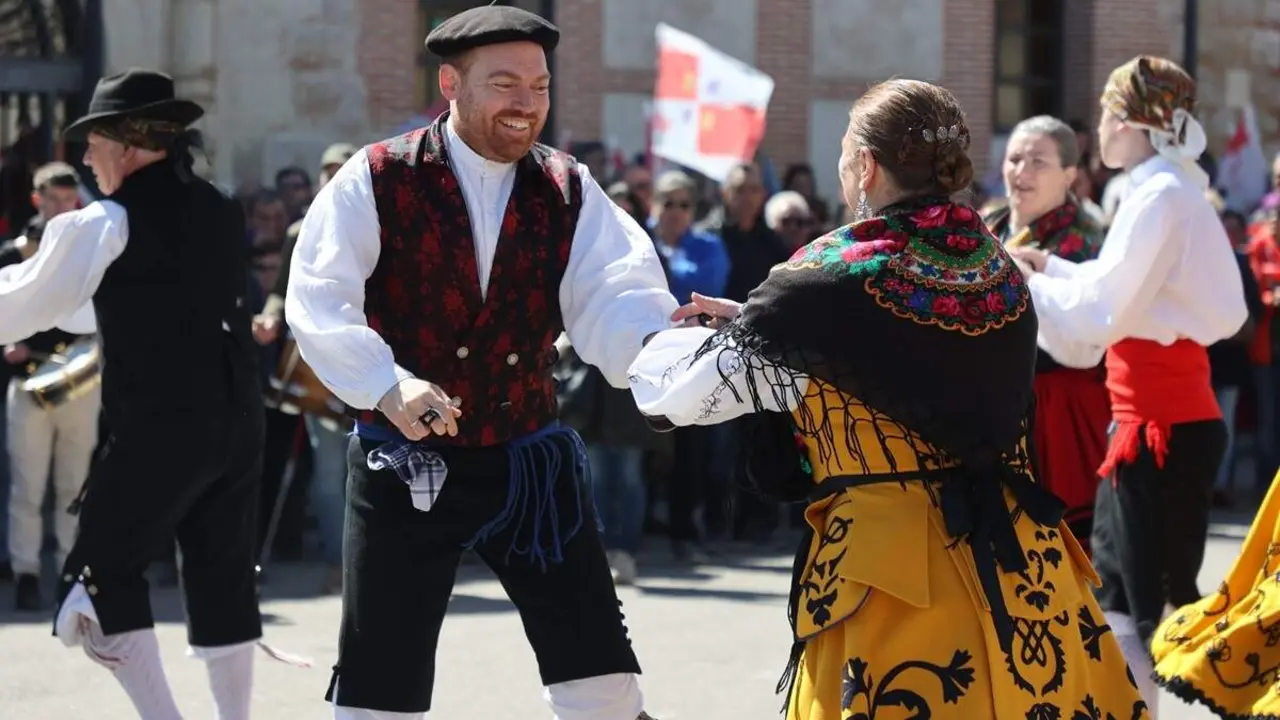 Celebracion Dia Castilla y Leon Villalar danzas castellanas 23 abril