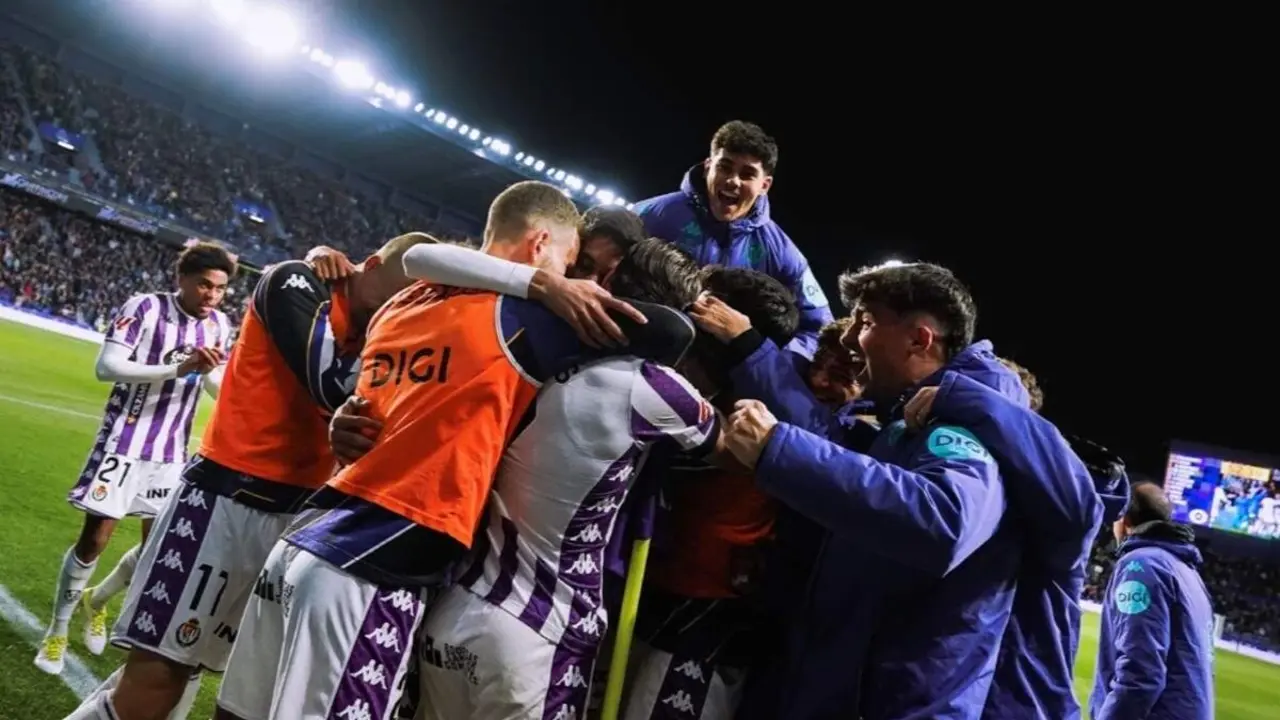 Celebracion jugadores victoria Real Valladolid vs Huesca gol Marcos Andre Segunda Division