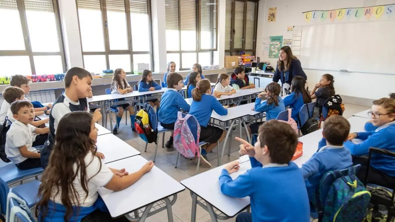 Colegio concertado educacion Castilla y Leon alumnos clase