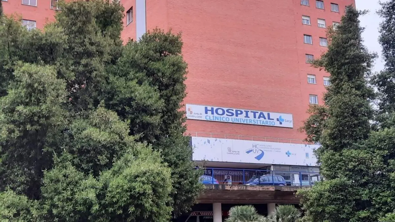 Fachada exterior Hospital Clinico Universitario de Valladolid Sanidad