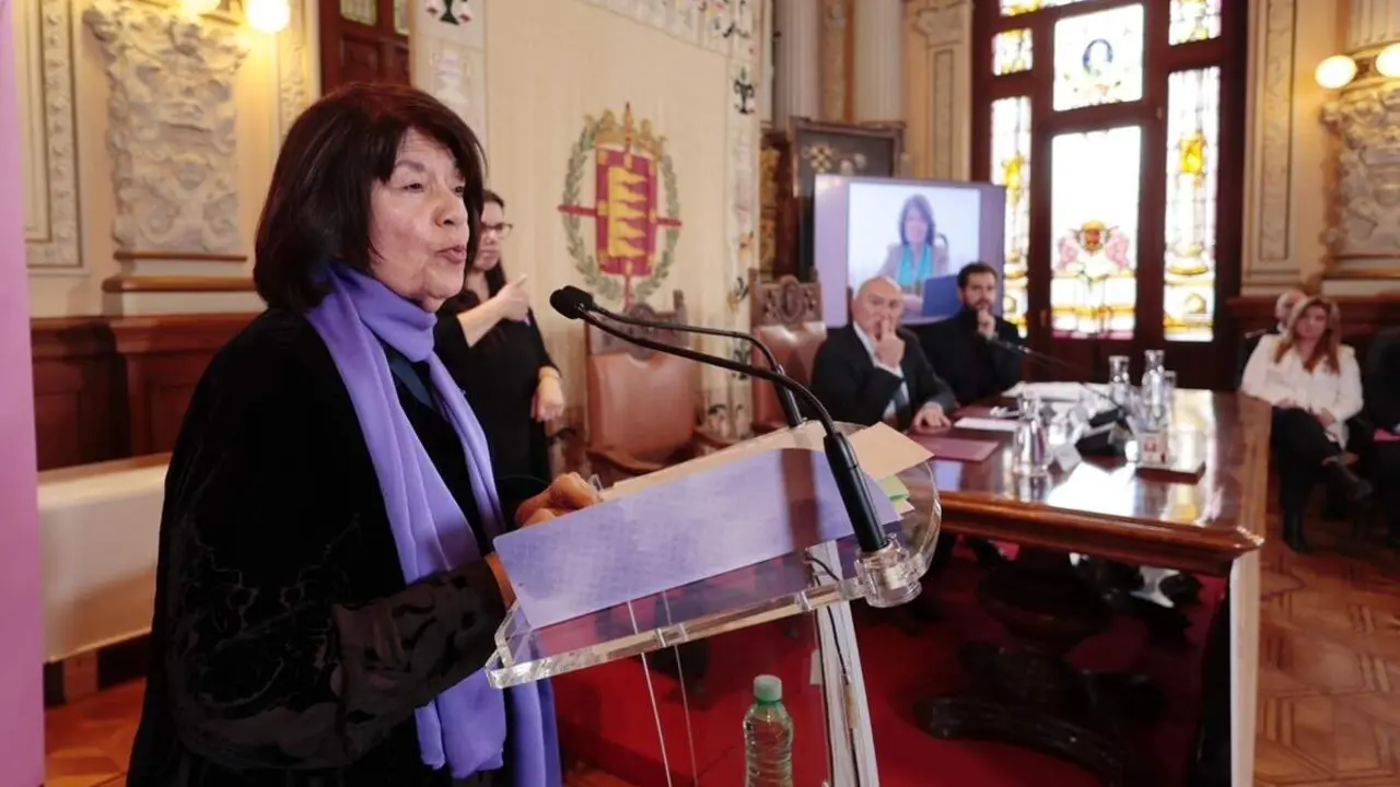 Celebracion Dia Internacional de la Mujer Ayuntamiento Valladolid 8-M lectura manifiesto Maria del Carmen Fernandez