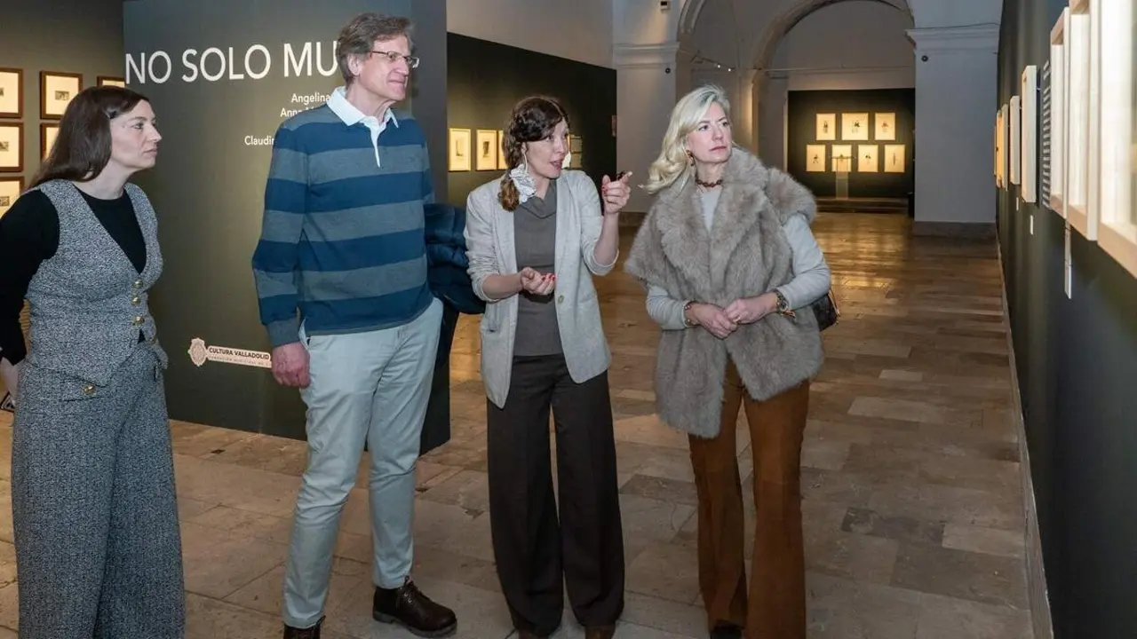 Presentacion exposicion No solo musas Sala La Pasion Ayuntamiento Valladolid