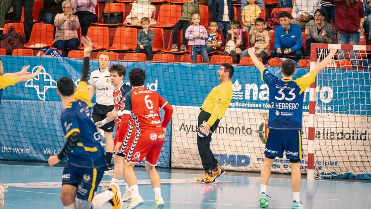 Cronica victoria Balonmano Atletico Valladolid vs Alicante Huerta del Rey jugadores