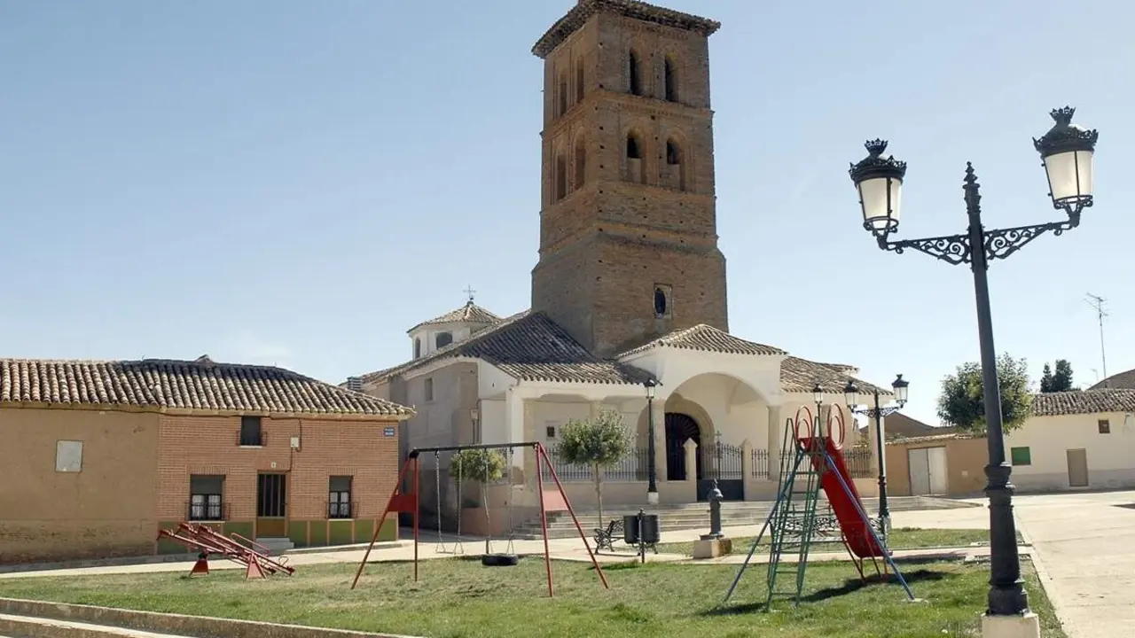 Iglesia de San Pedro Villavicencio de los Caballeros provincia Valladolid pueblos