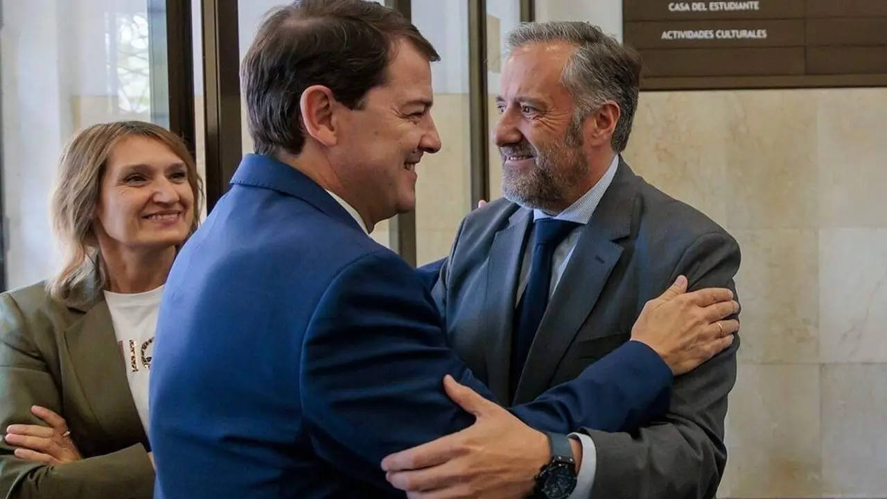 Alfonso Fernandez Manueco y Carlos Pollan acto Castilla y Leon pasada legislatura