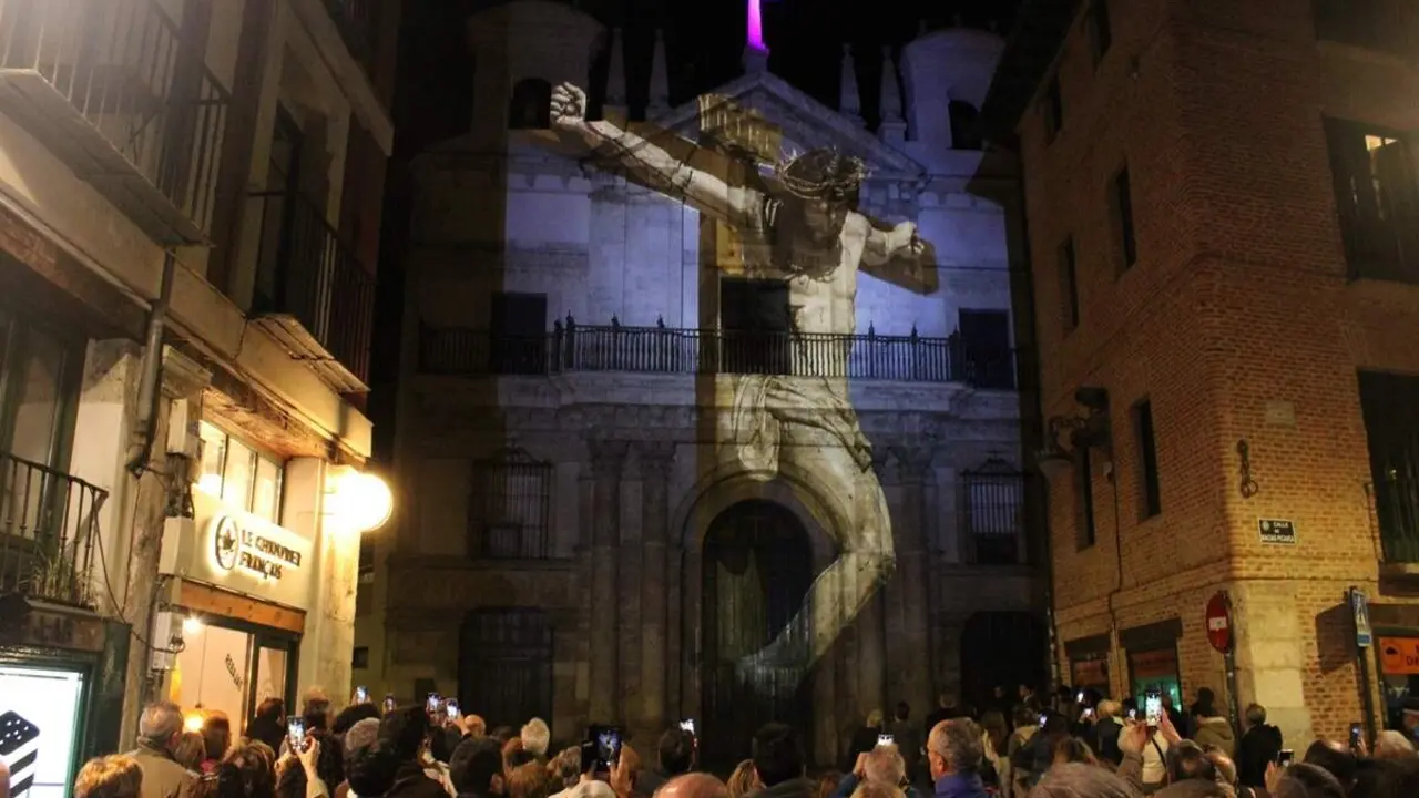 Proyecciones imagenes Semana Santa fachadas Ayuntamiento e Iglesia Vera Cruz Valladolid (7)