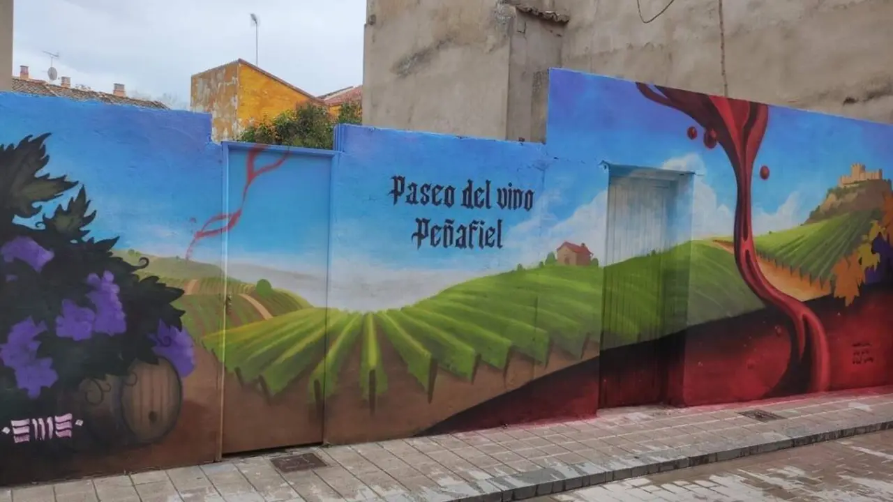 Nuevo mural Paseo del Vino calle Derecha Penafiel turismo provincia