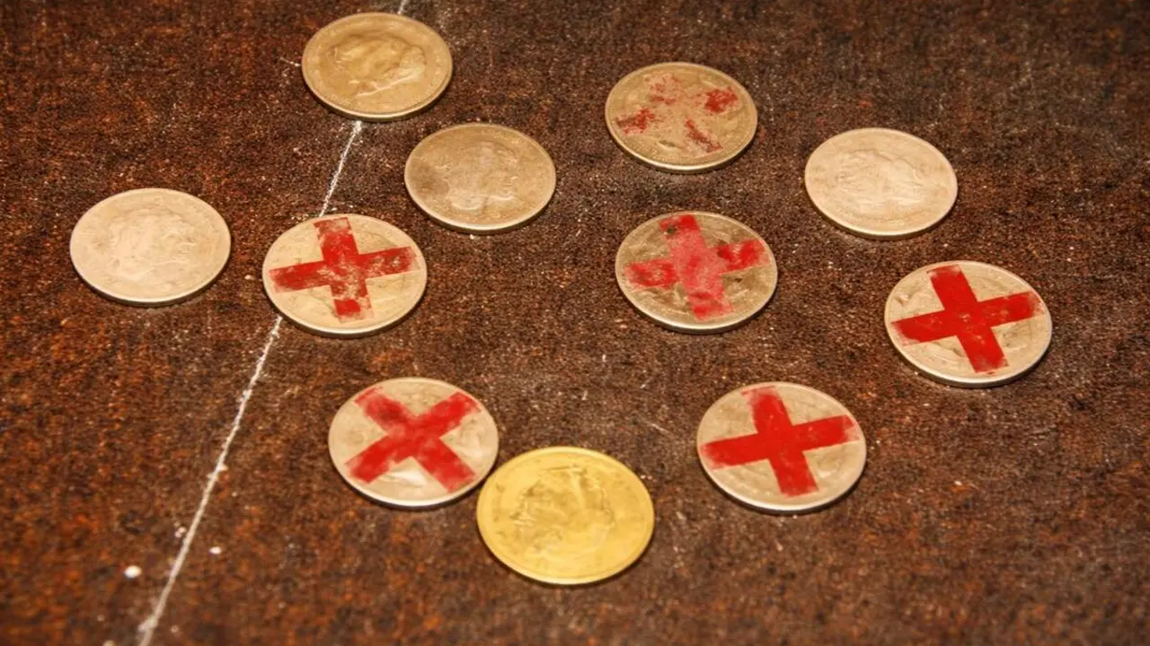 Juego de las chapas bares Castilla y Leon tradicion Semana Santa