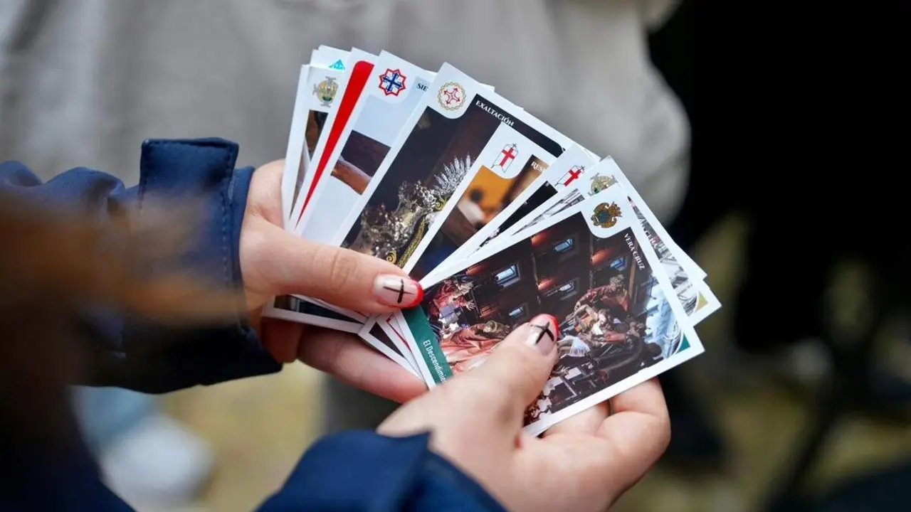 Presentacion nuevos cromos coleccionables Semana Santa Valladolid