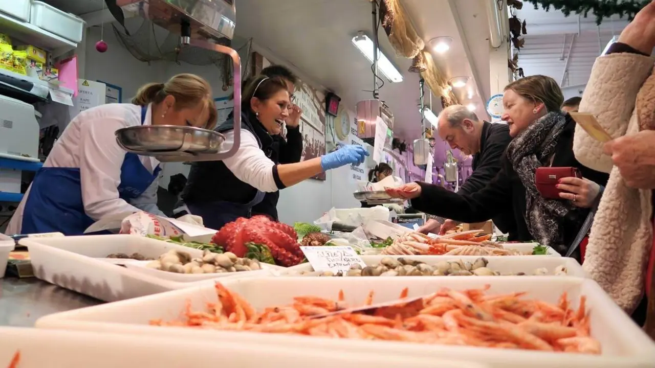 Pescaderia supermercado Valladolid empleo trabajadores y clientes