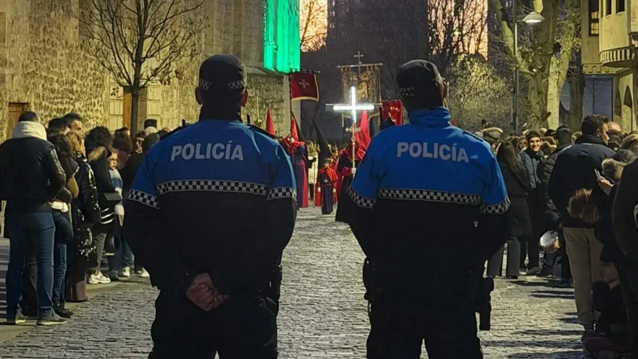 Agentes Policia Municipal dispositivo procesiones Semana Santa Valladolid
