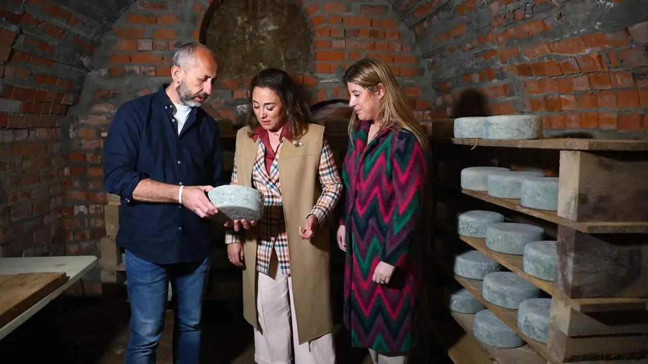 Consejera Agricultura Maria Gonzalez Corral queseria Serrada investigacion condiciones bodega