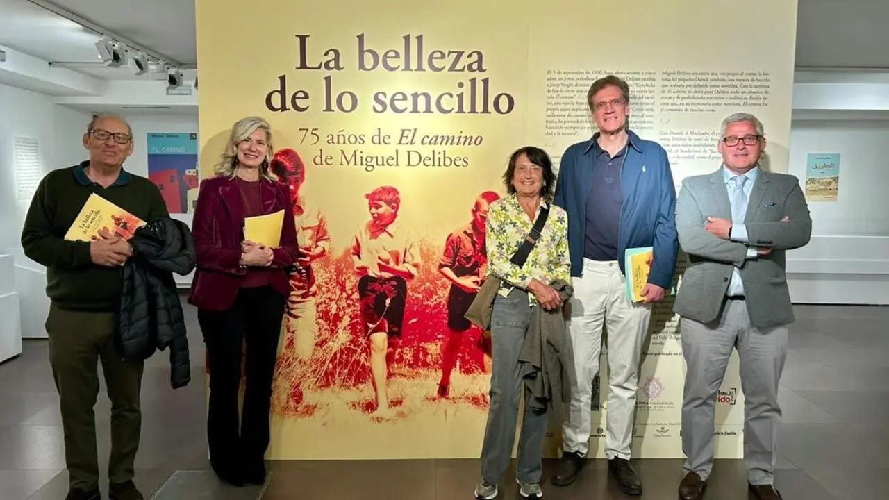Inauguracion exposicion conmemorativa 75 aniversario El Camino novela Miguel Delibes Casa Revilla