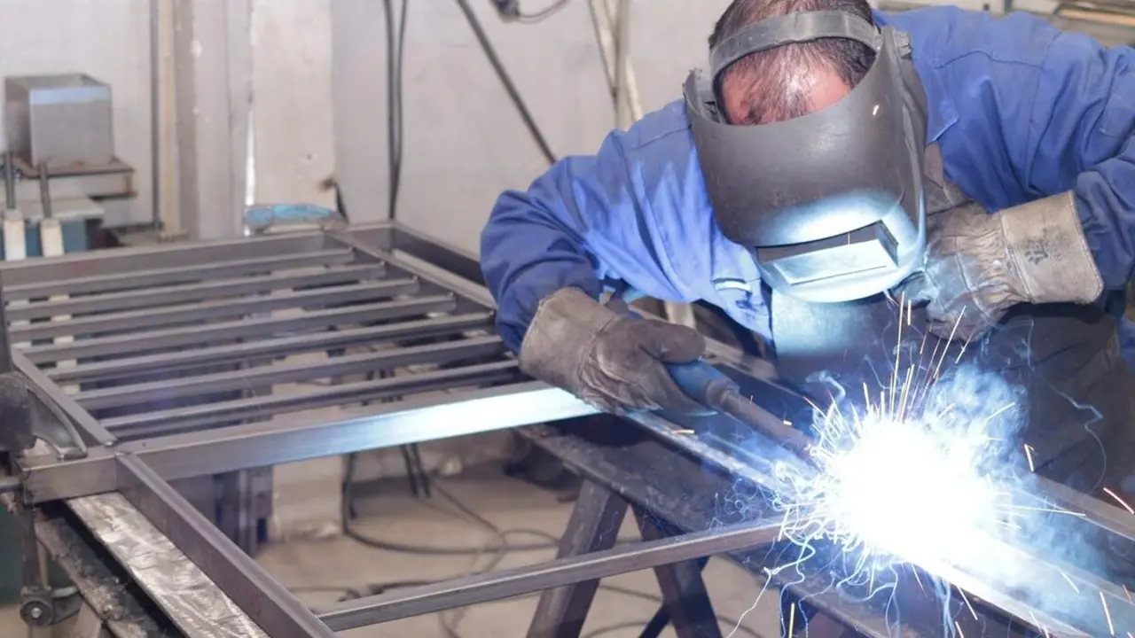 Carpinteria metalica trabajador taller empleo Valladolid oferta laboral