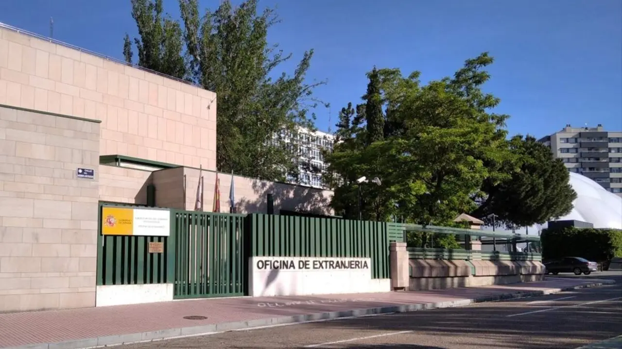 Oficina de Extranjeria de Valladolid calle del Arzobispo Jose Delicado