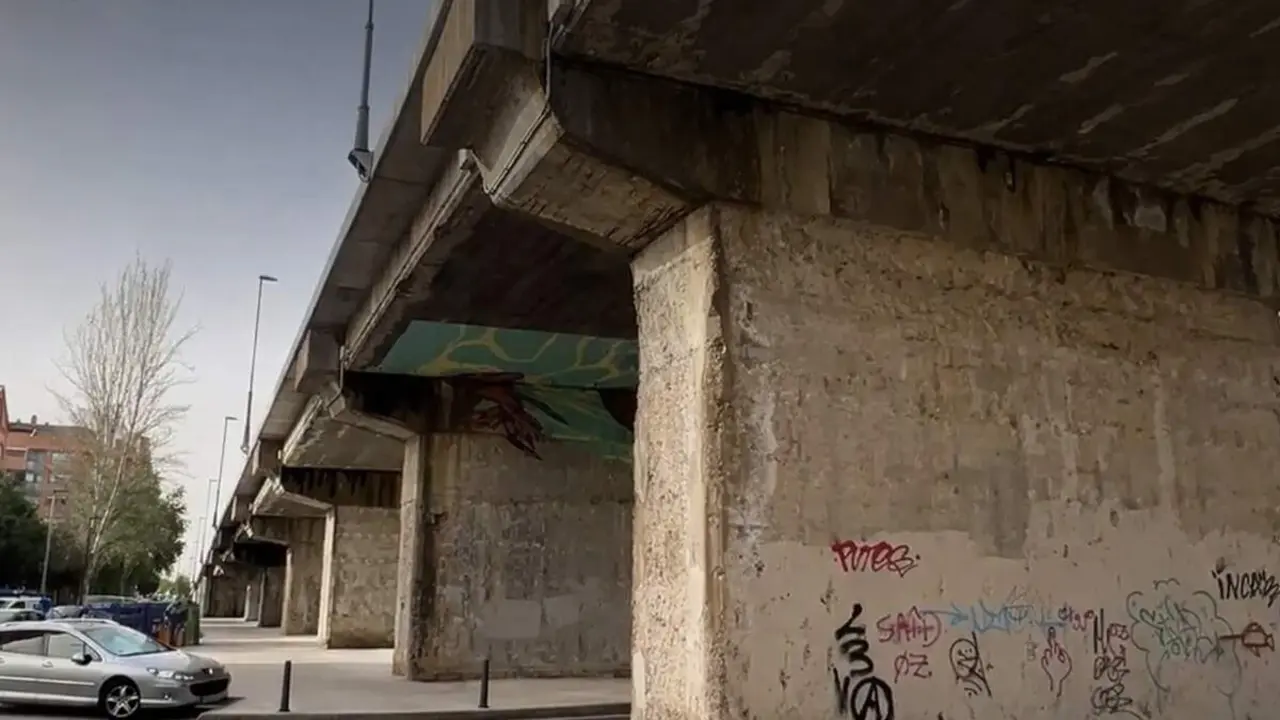 Viaducto Arco de Ladrillo zona inferior trafico Valladolid