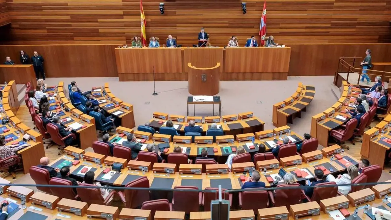 Sesion constitutiva Cortes Castilla y Leon procuradores XII Legislatura