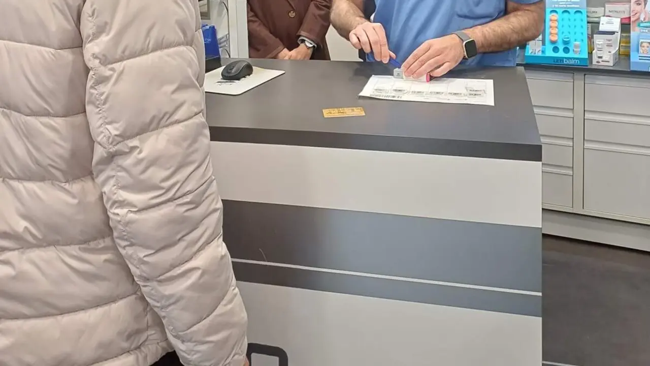 Farmacia Valladolid empleo cliente y trabajador medicamentos recetas