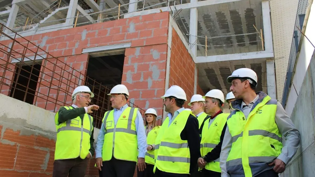 Presentacion Plan Municipal Vivienda y Suelo y visita obras construccion calle Eneldo Valladolid (2)