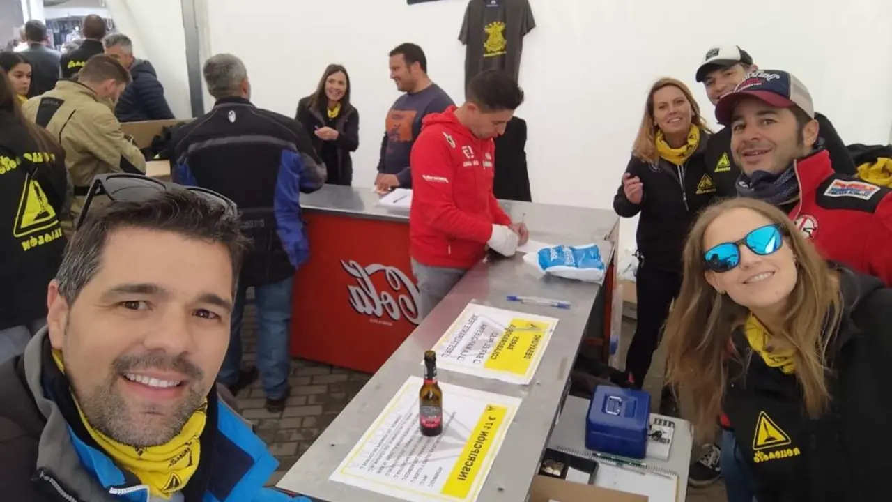 Miembros asociacion Rollomoto Villalon de Campos concentracion Los Pichones