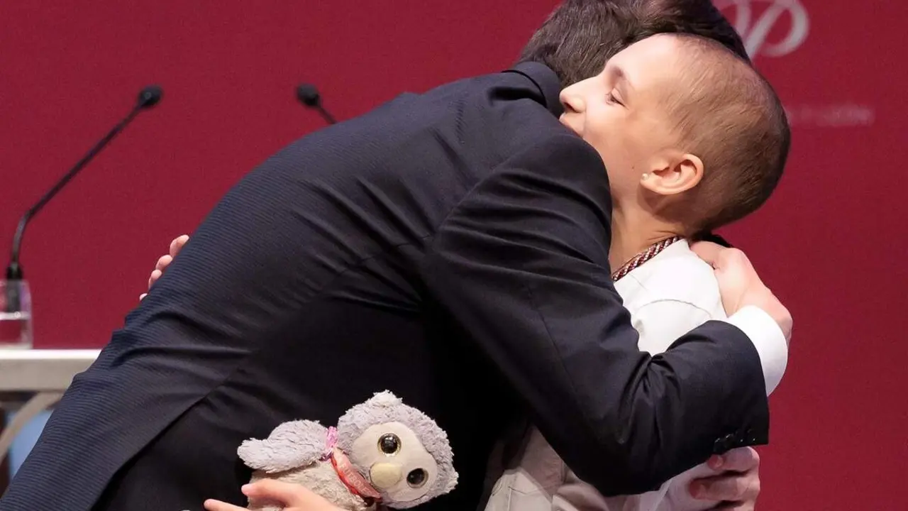 Fallecimiento Maria Caamano joven salmantina enferma sarcoma de Ewing despedida Alfonso Fernandez Manueco