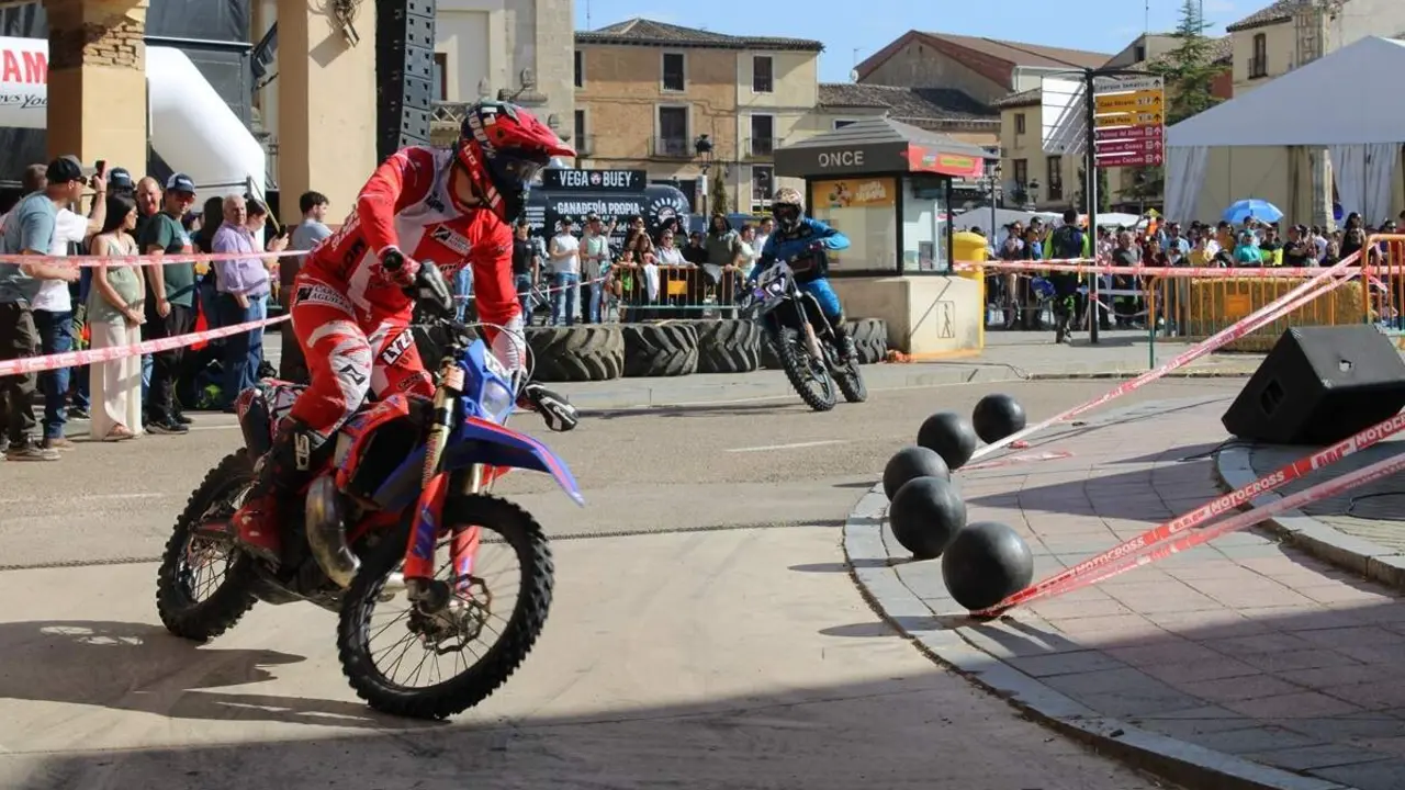 Concentracion motera Los Pichones y Super Enduro Urbano Villalon de Campos 2026 (8)