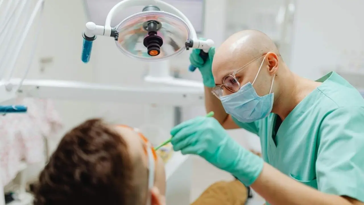 Auxiliar dentista empleo trabajo Valladolid