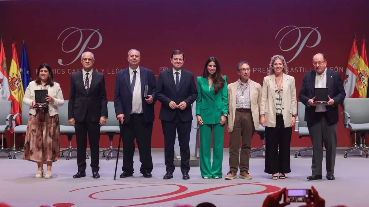 Premios Castilla y Leon 2025 galardonados y Alfonso Fernandez Manueco jcyl