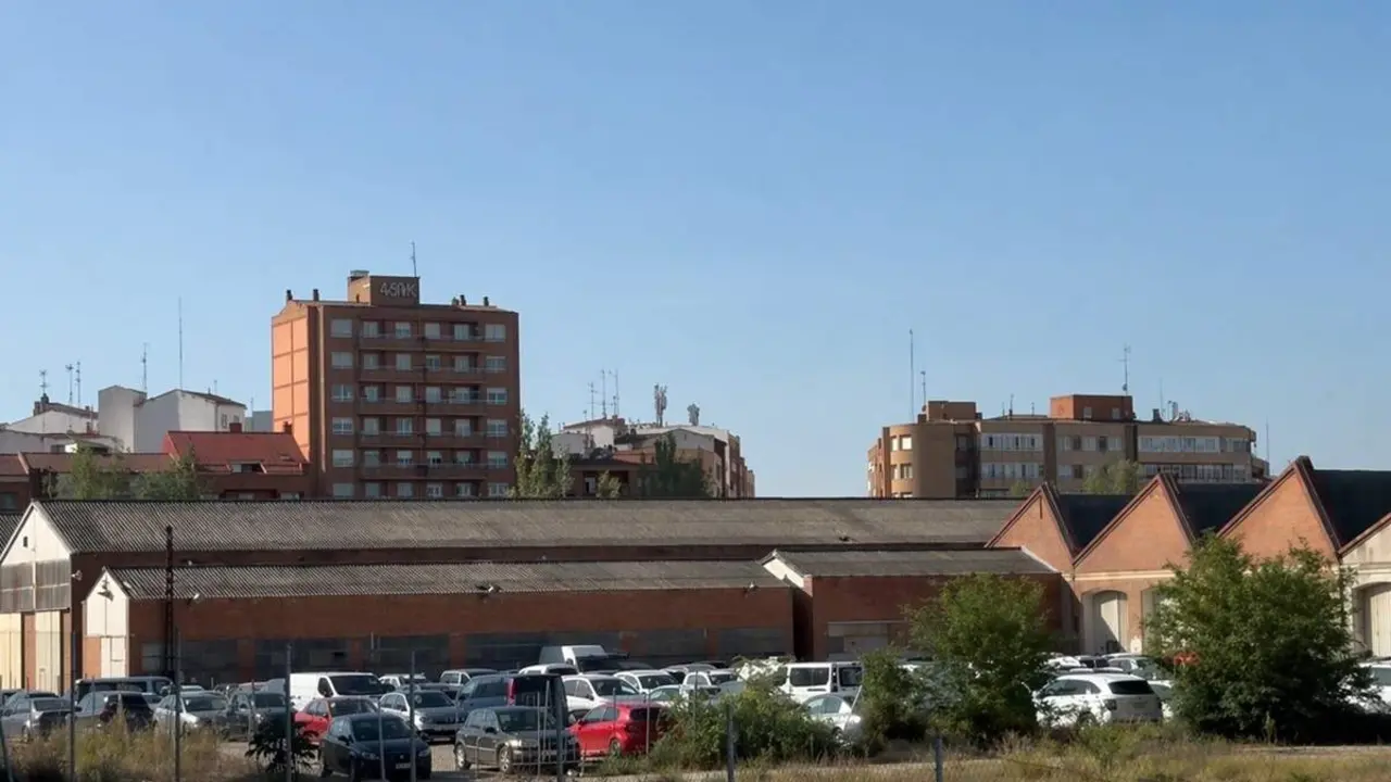 Aparcamiento de los antiguos talleres de Renfe polemica acondicionamiento Ayuntamiento Valladolid
