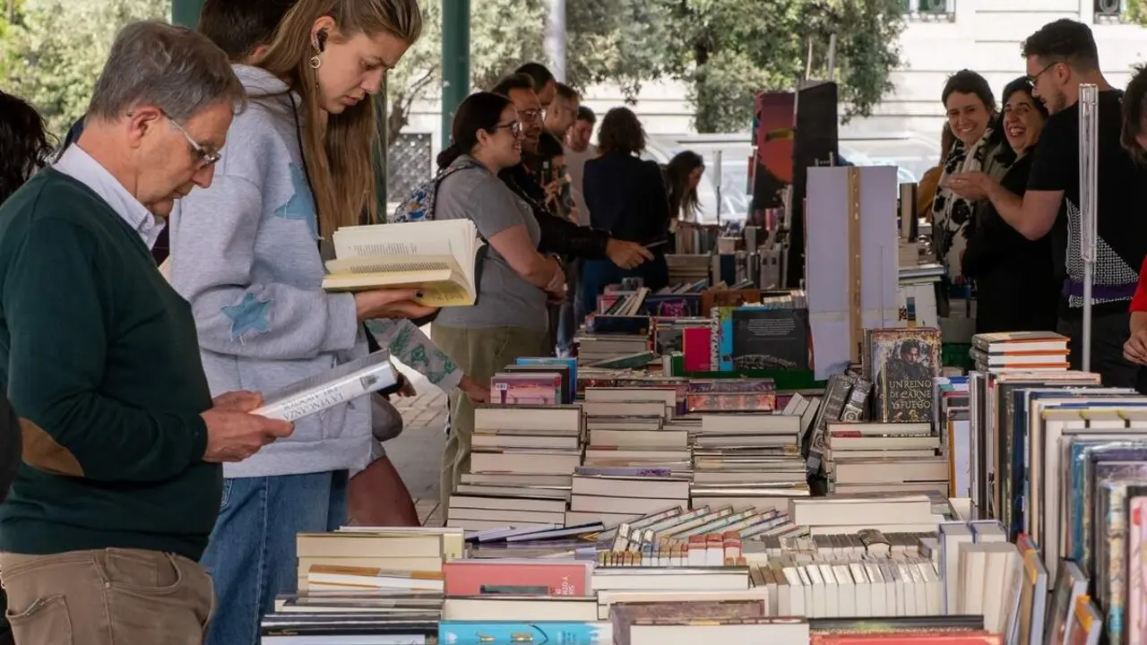 Celebracion Dia Libro 2026 puestos librerias Plaza Espana Valladolid