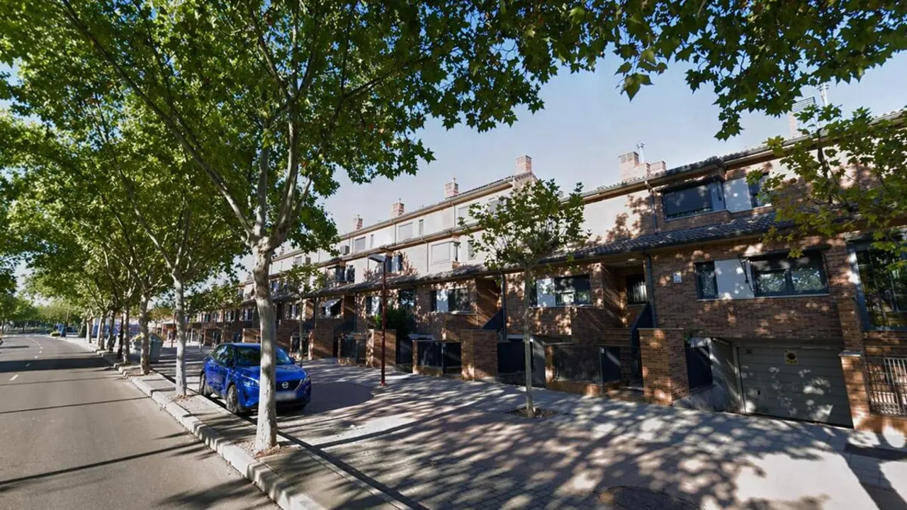 Calle Canada Real accidente colision coche garaje sucesos Valladolid