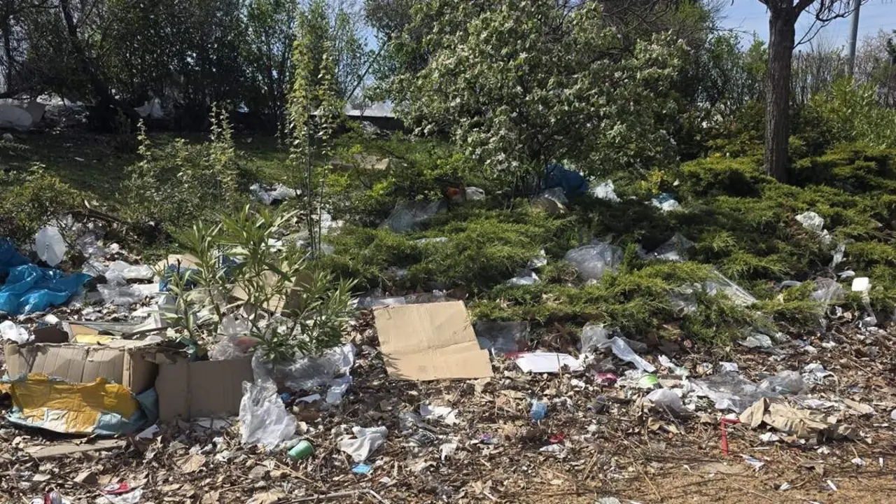 Suciedad zona estadio Jose Zorrilla y recinto ferial PSOE Valladolid