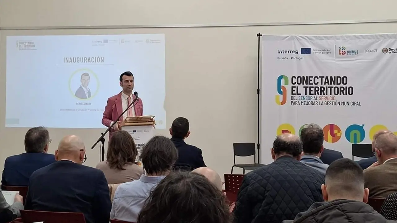 Jornada Conectando el territorio Diputacion Valladolid David Esteban empleados publicos