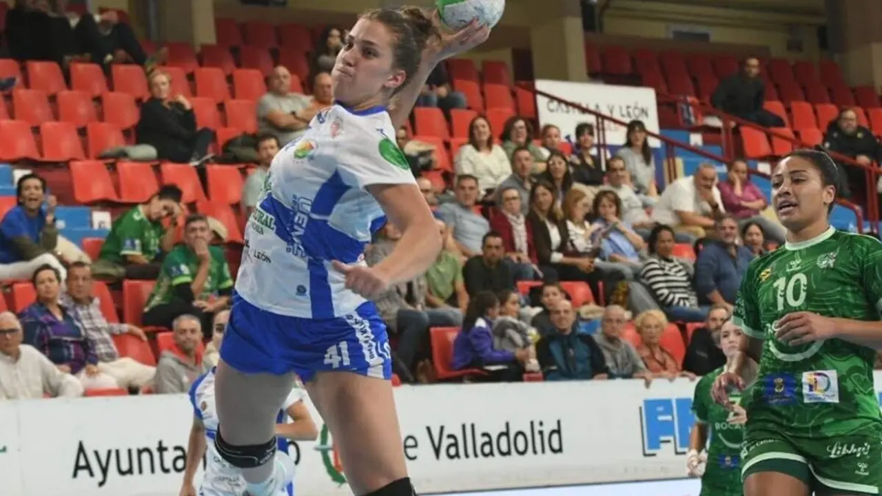 Partido Balonmano Aula jugadora Huerta del Rey deporte femenino Valladolid