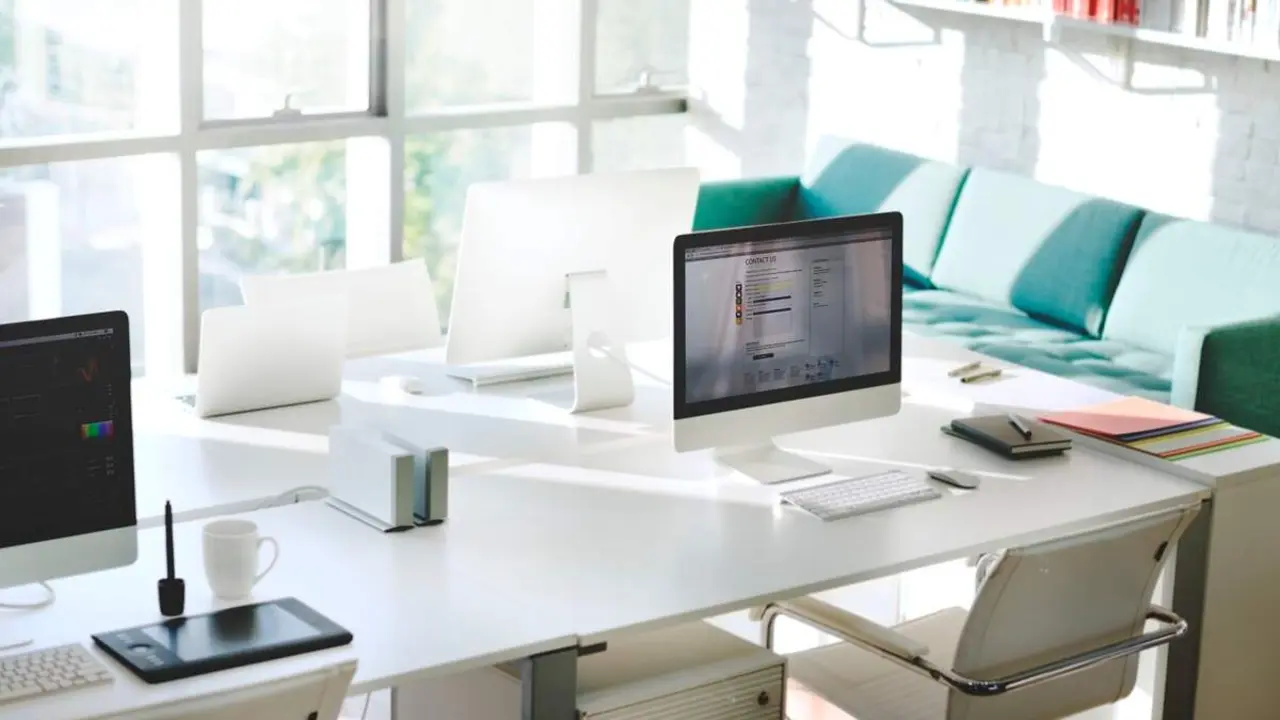 Mobiliario ordenadores oficina trabajo empleo Valladolid