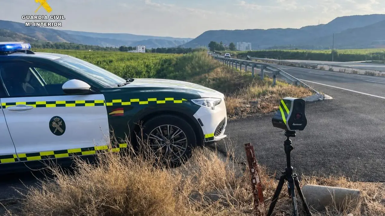 Radar velocidad Guardia Civil carretera provincia Valladolid