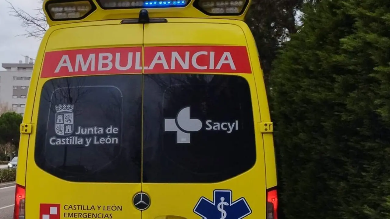 Ambulancia de Sacyl accidente de trafico Valladolid personas heridas sucesos