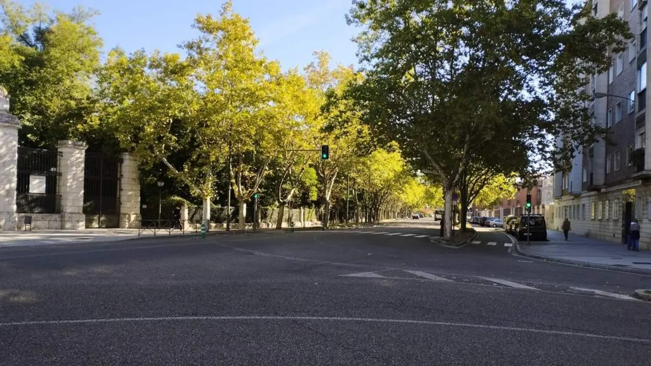 Paseo Filipinos Valladolid centro ciudad tiempo sol