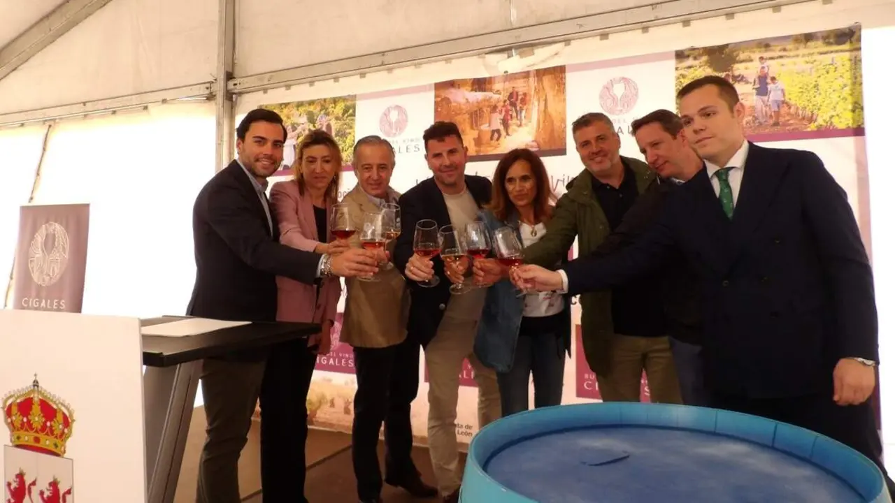 Celebracion Fiesta de la Primavera vinos y folclore Santovenia de Pisuerga 2026 (10)