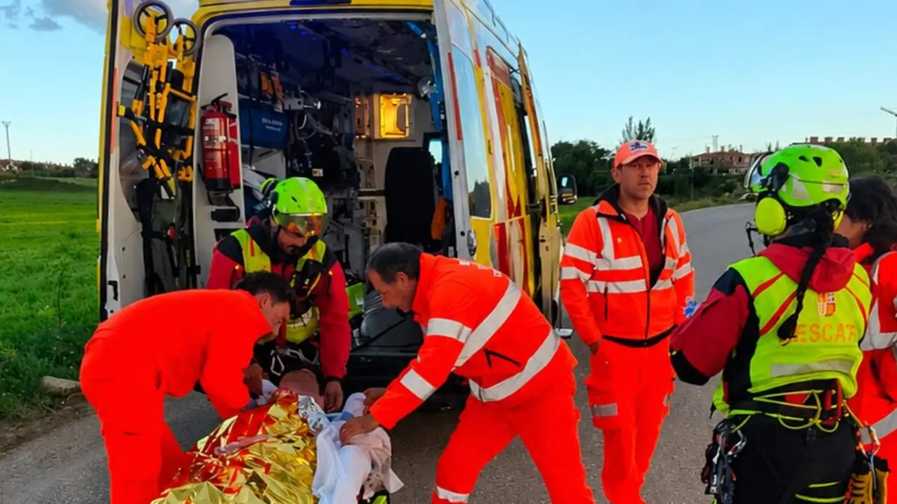 Rescate zona dificil acceso accidente motorista La Cisterniga emergencias
