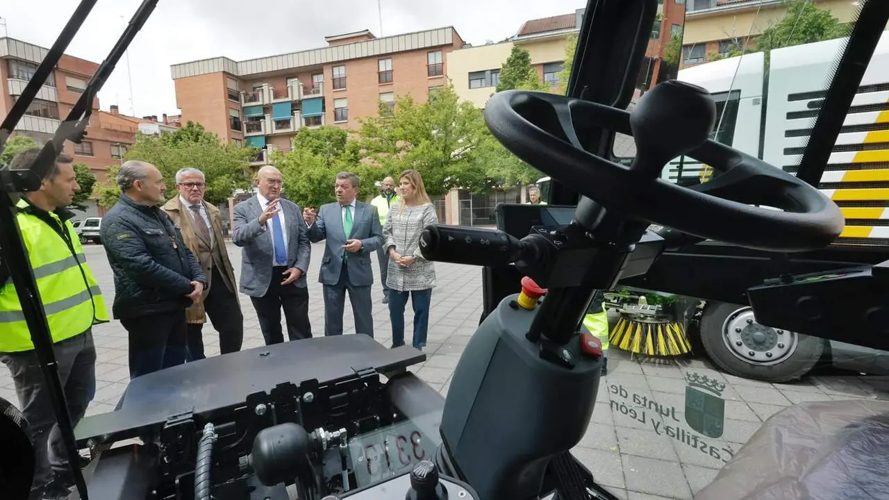 Presentacion nuevas barredoras y fregadora Servicio Limpieza Delicias Ayuntamiento y jcyl