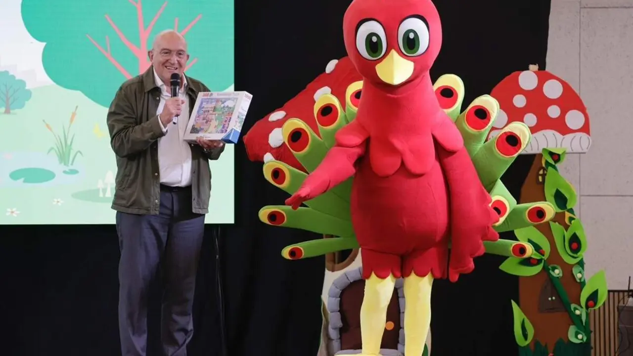 Nueva mascota infantil Miguel pavo real Valladolid