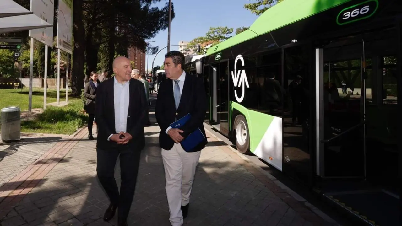 Presentacion tres nuevos autobuses Auvasa gas natural comprimido Ayuntamiento barrio Parquesol