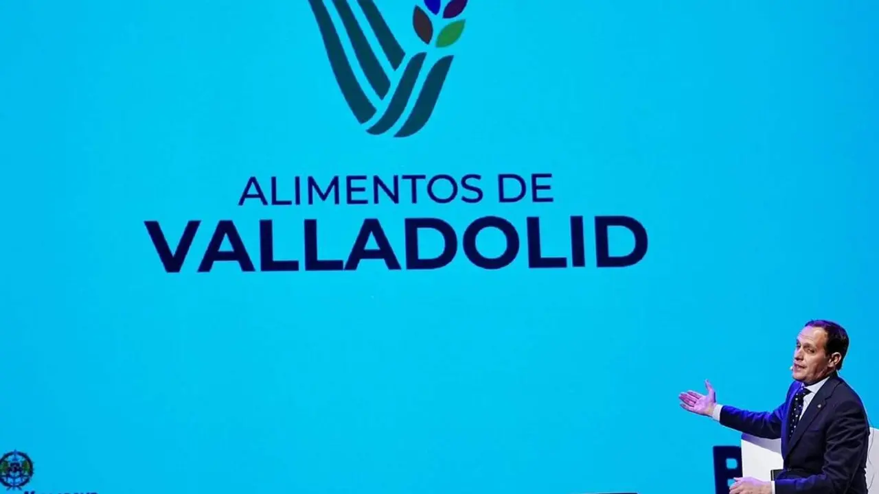 Acto decimo aniversario Alimentos de Valladolid nuevo logotipo Conrado Iscar Diputacion