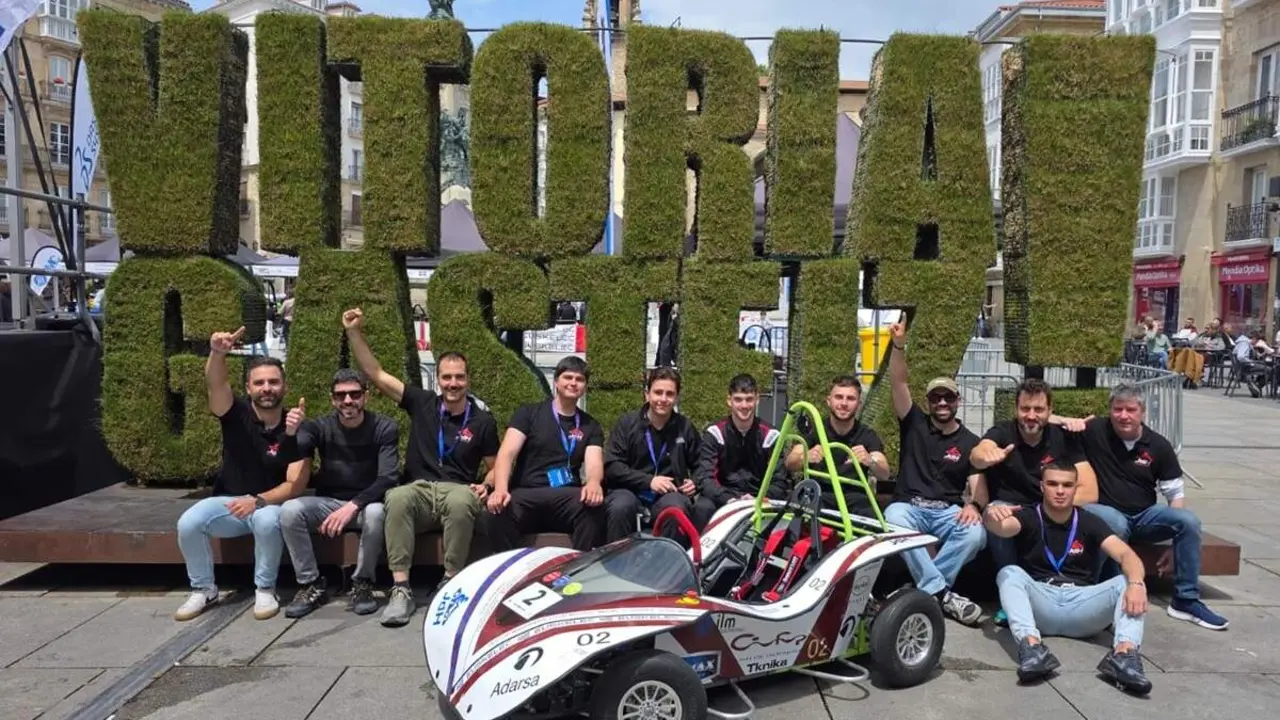 Estudiantes CIFP Juan de Herrera de Valladolid Euskelec&nbsp;2026 kart electrico