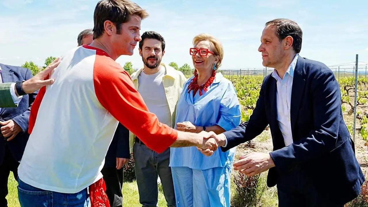 Visita presidente Diputacion Conrado Iscar rodaje Entre Vinas pelicula Ribera del Duero