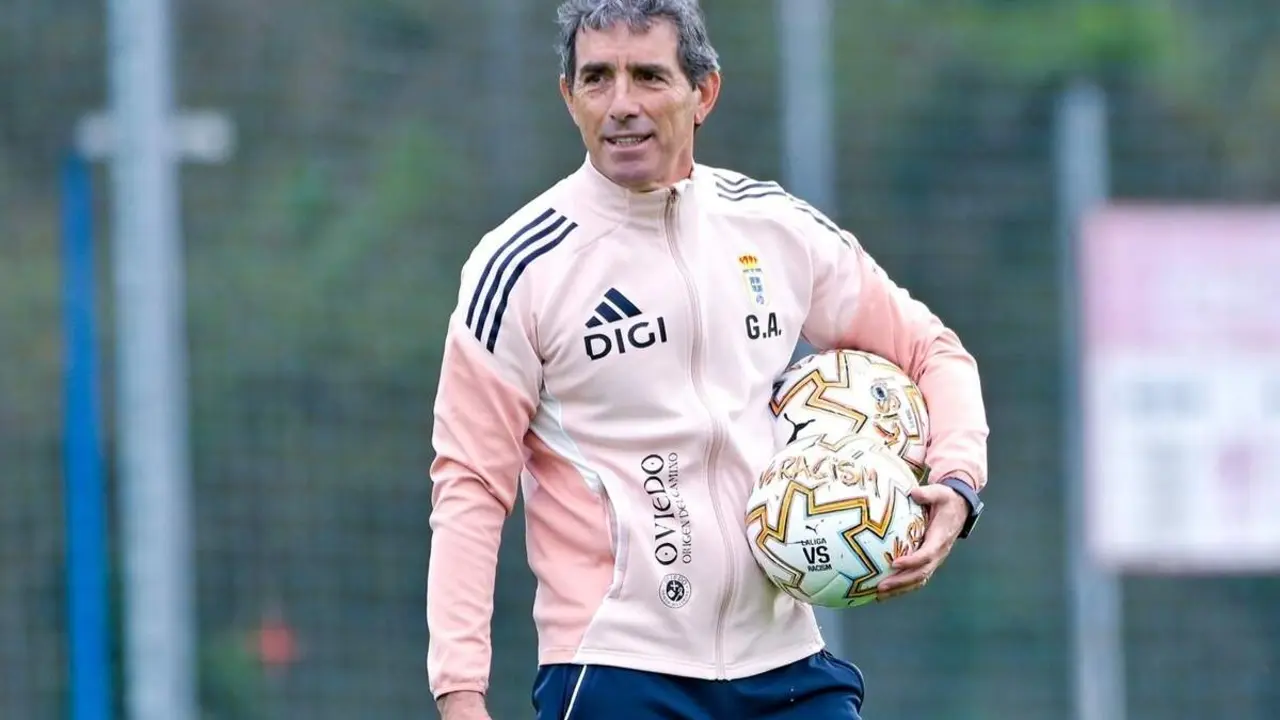 Guillermo Almada entrenador Oviedo anuncio despedida descenso Segunda Division