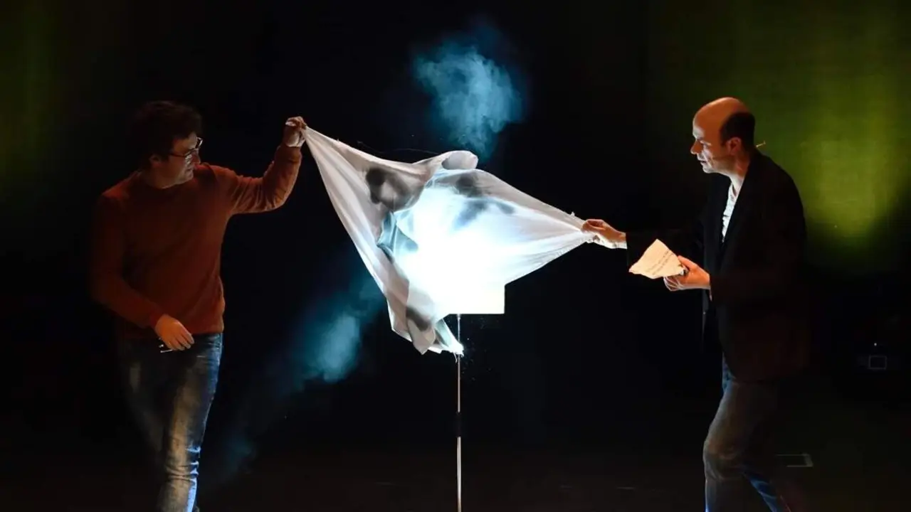 Espectaculo magia Jandro Teatro Cervantes Agenda cultural Valladolid