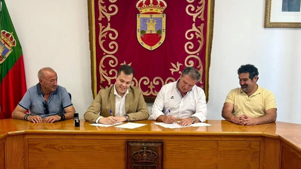 Firma convenio Cigales y club VRAC Escuela Municipal de Rugby